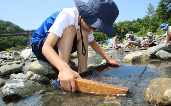 秋も砂金掘り体験の予約受付中！【10/14まで】
